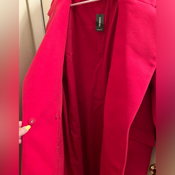 Express Large Pink Coat - Picture 3 of 4